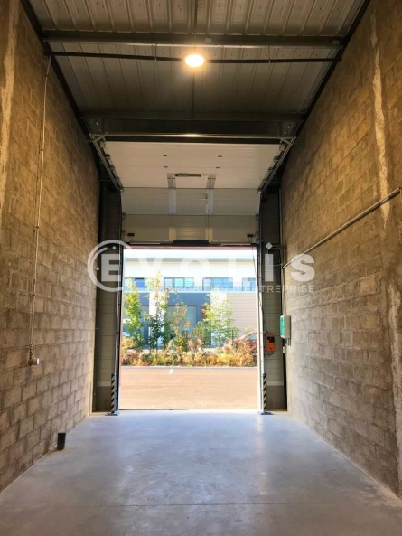 Photo 2 – location Entrepôts / activités	SERRIS (77700)