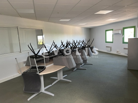 Photo 11 – location Entrepôts / activités	JASSANS RIOTTIER (01480)