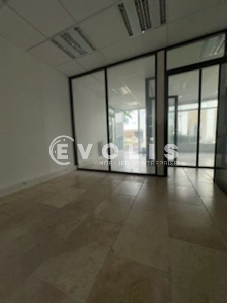 Photo 8 – location bureaux	VERRIERES LE BUISSON (91370)