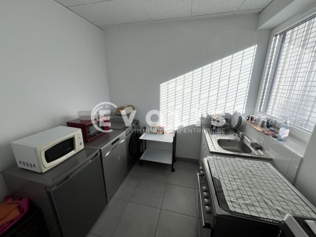 Photo 8 – vente Entrepôts / activités	MIRIBEL (01700)