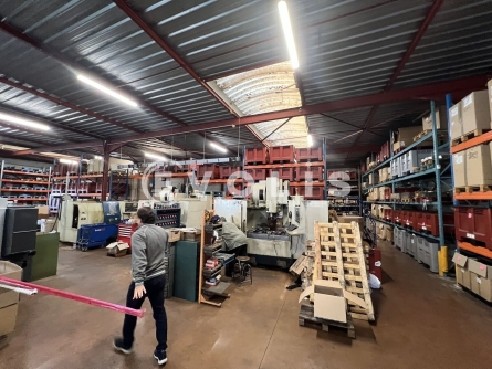 Photo 4 – vente Entrepôts / activités	MIRIBEL (01700)