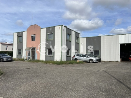 Photo 2 – vente Entrepôts / activités	MIRIBEL (01700)