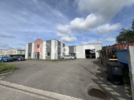 Photo 1 – vente Entrepôts / activités	MIRIBEL (01700)