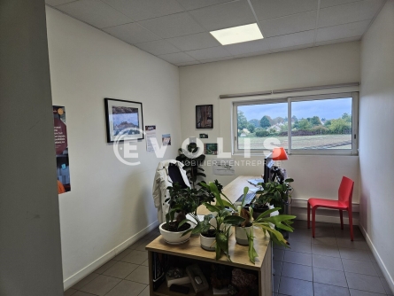 Photo 14 – location Entrepôts / activités	MAROLLES EN HUREPOIX (91630)