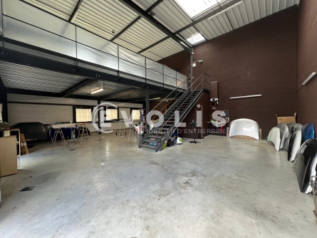 Photo 2 – location Entrepôts / activités	GENAY (69730)