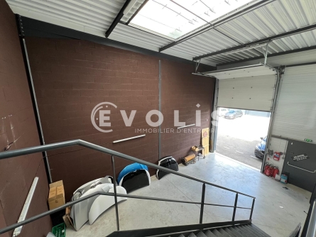 Photo 9 – location Entrepôts / activités	GENAY (69730)