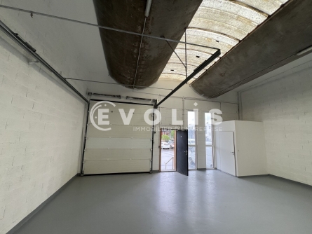 Photo 2 – location Entrepôts / activités	SAINT PRIEST (69800)