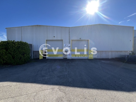 Photo 2 – location Entrepôts / activités	BELIGNEUX (01360)