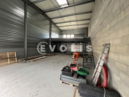 Photo 3 – location Entrepôts / activités	SAINT PRIEST (69800)