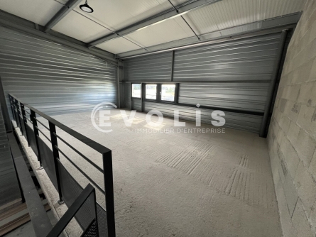 Photo 5 – location Entrepôts / activités	SAINT PRIEST (69800)