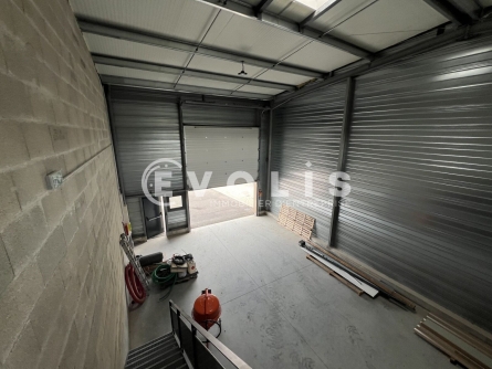 Photo 4 – location Entrepôts / activités	SAINT PRIEST (69800)