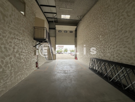 Photo 4 – location Entrepôts / activités	CHASSIEU (69680)