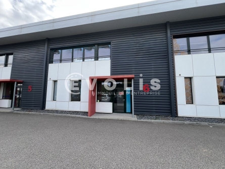 Photo 1 – location Entrepôts / activités	SAINT QUENTIN FALLAVIER (38070)