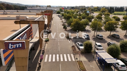 Photo 2 – location Locaux commerciaux	SORGUES (84700)