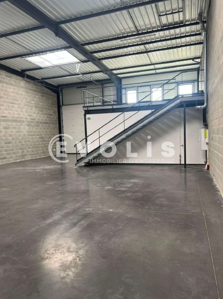 Photo 6 – location Entrepôts / activités	DECINES CHARPIEU (69150)