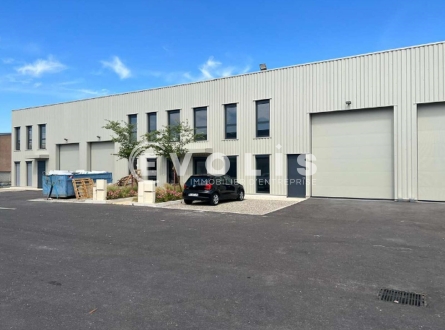 Photo 1 – location Entrepôts / activités	DECINES CHARPIEU (69150)