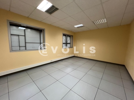 Photo 11 – location Entrepôts / activités	LOZANNE (69380)