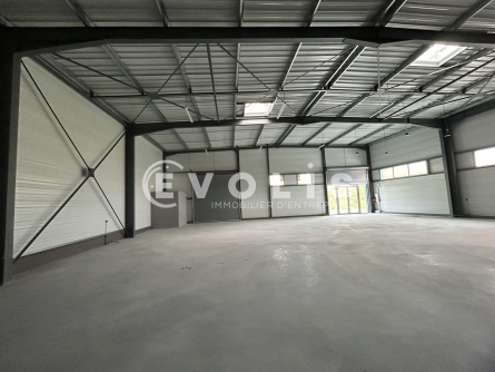 Photo 2 – location Entrepôts / activités	TRESSES (33370)