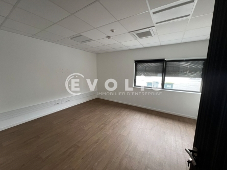 Photo 2 – vente Entrepôts / activités	CHASSIEU (69680)