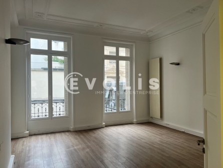 Photo 8 – location bureaux	PARIS (75008)