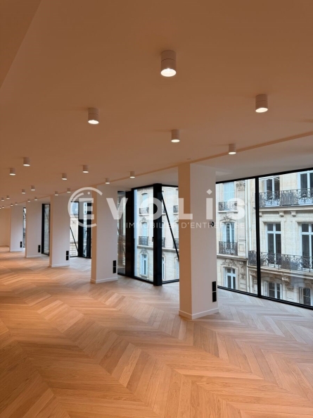 Photo 2 – location bureaux	PARIS (75008)