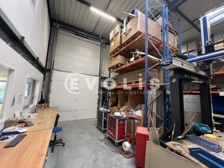 Photo 4 – vente Entrepôts / activités	FLEURIEUX SUR L'ARBRESLE (69210)