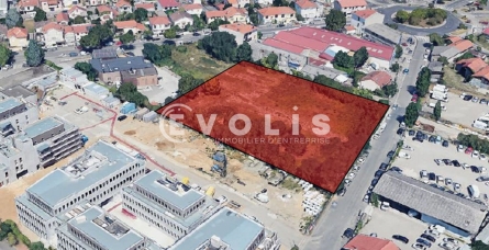 Photo 1 – location Terrains	BRON (69500)