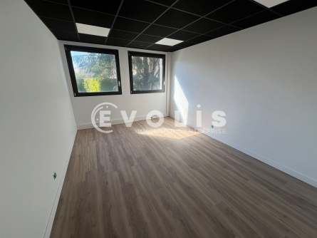 Photo 2 – location bureaux	MELUN (77000)