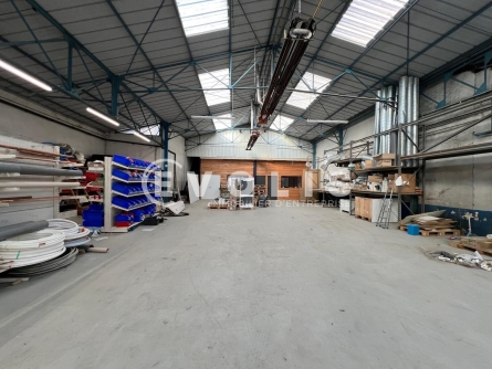 Photo 8 – vente Entrepôts / activités	TARARE (69170)