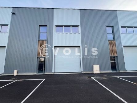 Photo 3 – location Entrepôts / activités	SAINT-GENIS-LAVAL (69230)