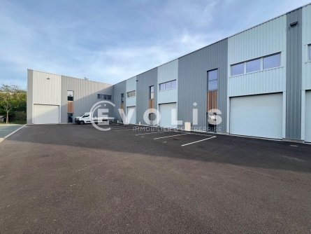 Photo 9 – location Entrepôts / activités	SAINT-GENIS-LAVAL (69230)