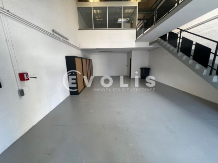 Photo 3 – location Entrepôts / activités	SAVIGNY LE TEMPLE (77176)