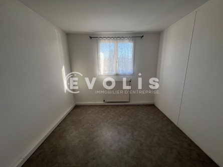 Photo 6 – location Entrepôts / activités	SAVIGNY LE TEMPLE (77176)