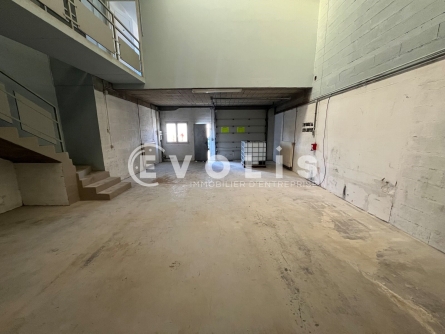 Photo 1 – location Entrepôts / activités	SAVIGNY LE TEMPLE (77176)