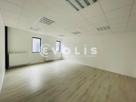 Photo 5 – location Entrepôts / activités	MOISSY CRAMAYEL (77550)