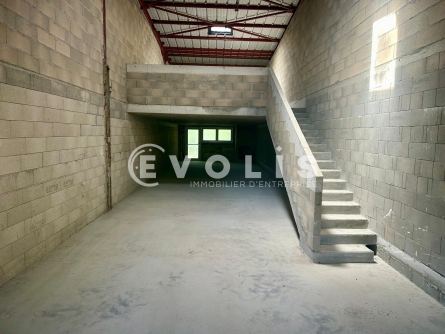 Photo 3 – vente Entrepôts / activités	SAINT CHERON (91530)