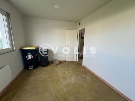 Photo 3 – location Entrepôts / activités	SAINT JEAN D'ILLAC (33127)