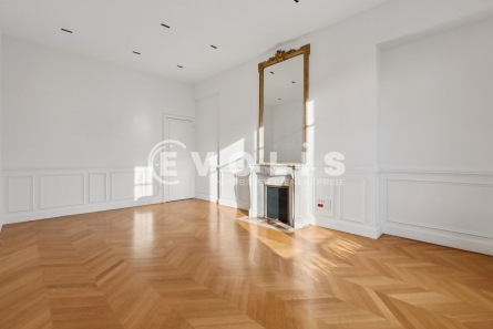 Photo 11 – location bureaux	PARIS (75008)