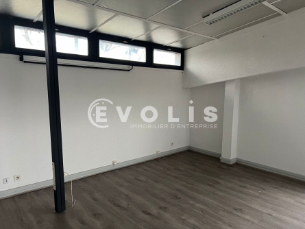 Photo 9 – location Entrepôts / activités	SAINT TRIVIER SUR MOIGNANS (01990)