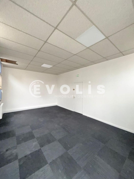 Photo 7 – location Entrepôts / activités	VILLEURBANNE (69100)