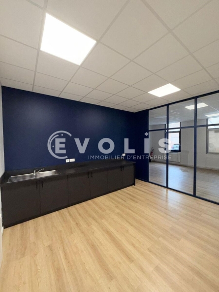 Photo 9 – location Entrepôts / activités	VILLEURBANNE (69100)