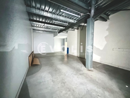 Photo 1 – location Entrepôts / activités	LE HAILLAN (33185)