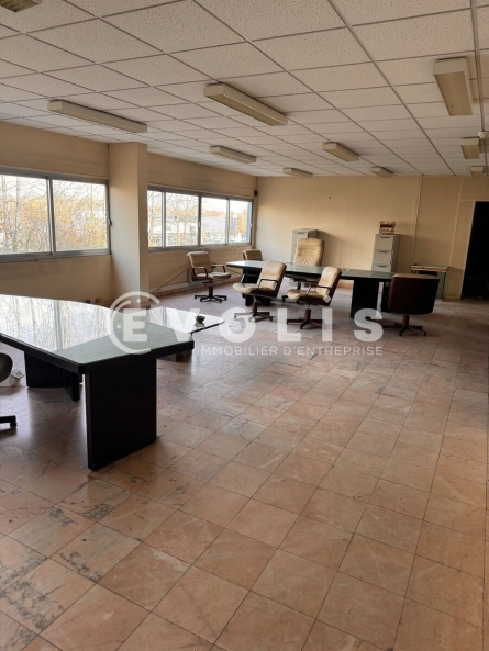 Photo 2 – vente Entrepôts / activités	BUC (78530)