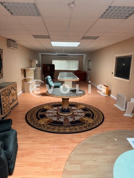 Photo 3 – vente Entrepôts / activités	BUC (78530)