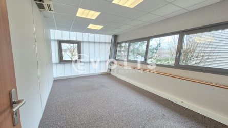 Photo 8 – location Entrepôts / activités	SERRIS (77700)