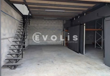 Photo 2 – location Entrepôts / activités	SAINT JEAN D'ILLAC (33127)