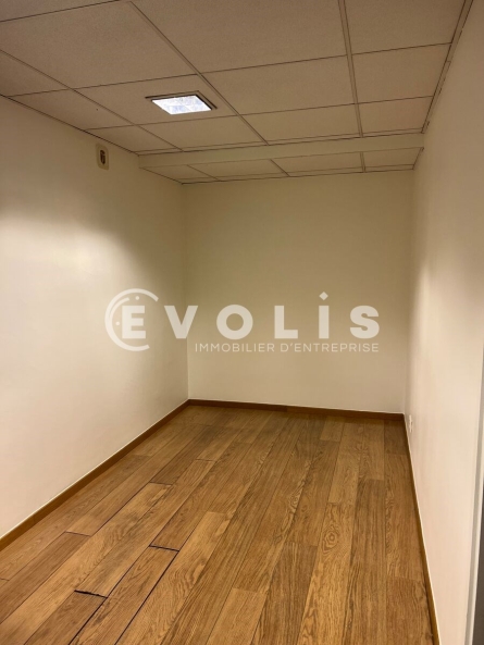 Photo 8 – vente bureaux	PARIS (75015)