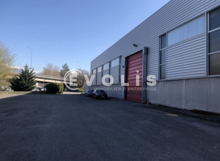 Photo 2 – location Entrepôts / activités	ECHIROLLES (38130)