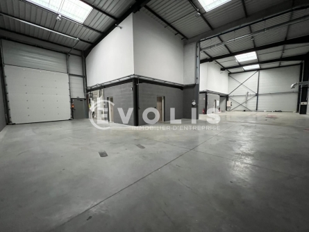 Photo 2 – location Entrepôts / activités	CHASSIEU (69680)