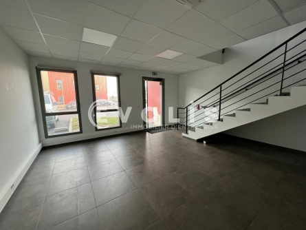 Photo 3 – location Entrepôts / activités	CHASSIEU (69680)